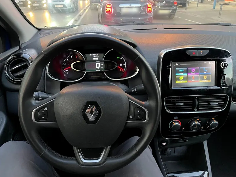 Renault Clio — vue intérieur (photo 2)