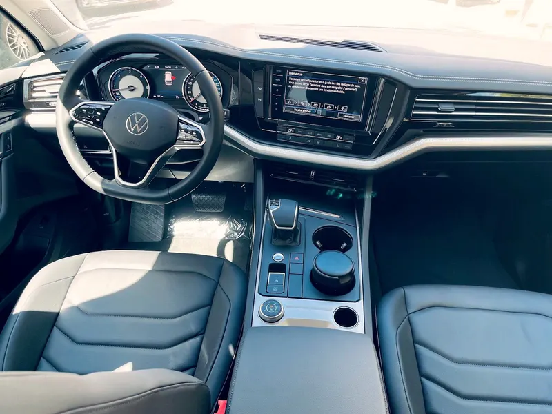 Volkswagen Touareg — vue intérieur (photo 4)