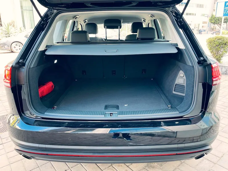 Volkswagen Touareg — vue coffre (photo 5)